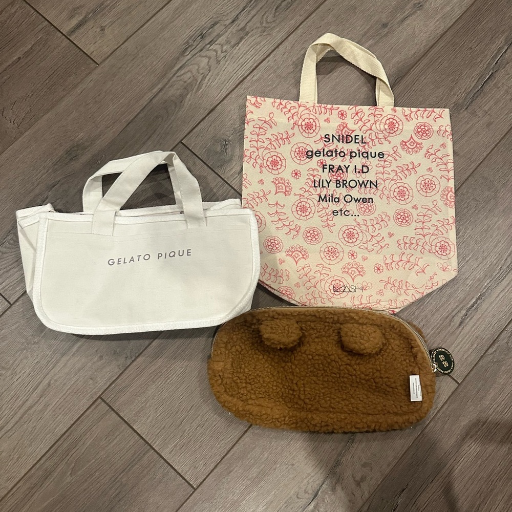 Gelato Pique Animal Crossing Nintendo Switch Tote Bag + Switch Bag